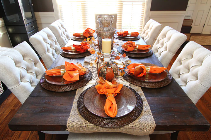 Dining Table Foxy Home Staging, How To Set A Dining Room Table For Staging