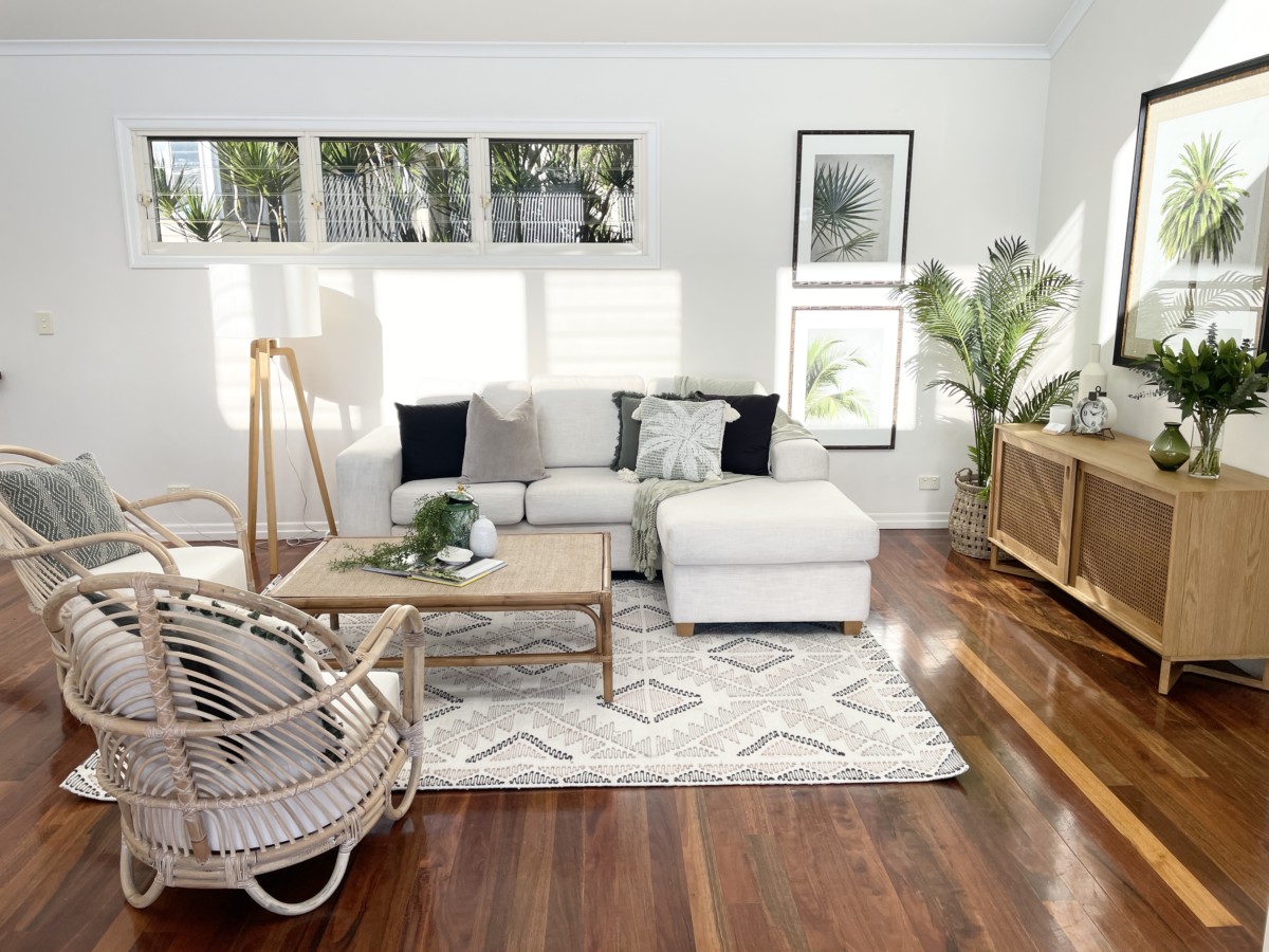 FURNITURE FINDER Foxy Home Staging